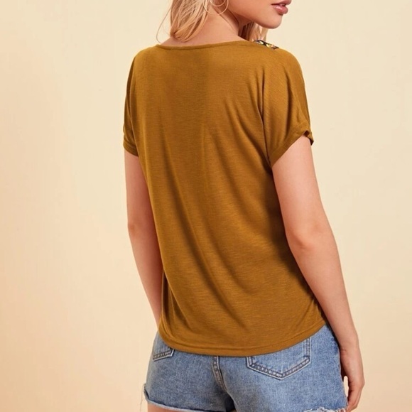 V Neck embroidery top Size XL 12 - Picture 2 of 6